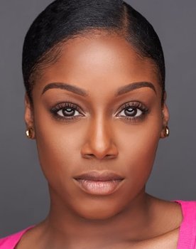 Laneé Bond as Alexis
