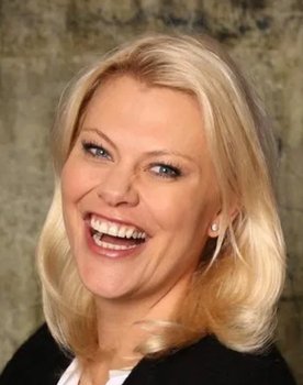 Magdalena Kropiunig as Lepotička