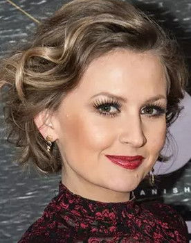 Stine Bramsen as Sig selv