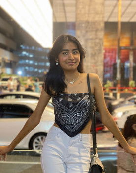 Natthania Noah as Couple 2