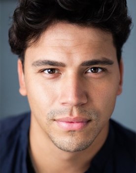 Cris Ruiz as Daryn