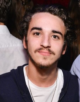 Gaston Ardisson as Self (Thierry Ardisson's son) : Interviewed