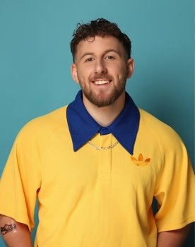 Joshua Molyneu as Calum