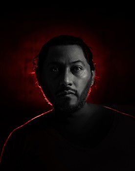 Alonso Oliveros as Roberto