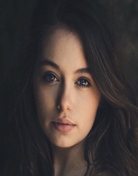 Georgia Conlan as Amelia King