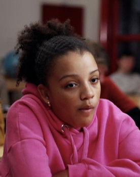 Noëlle Simson as Bobbie