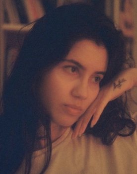Bruna Toscano as 
