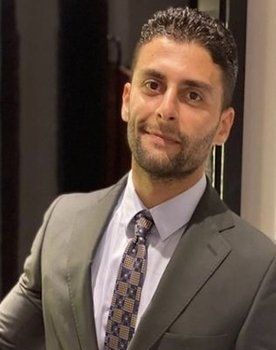Omar Tawakol as منصور الأبن