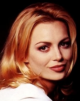 Kylie Travis as Rachel Dennis