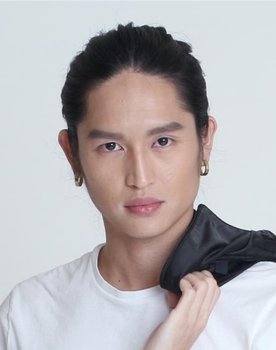 Ka Hoe as Ka Hong
