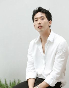 Tuấn Trần as Nam
