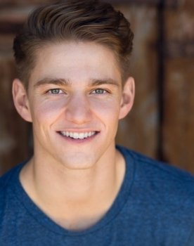 Nico Greetham as Oscar