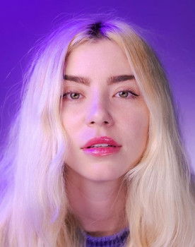 Lexi Dali as Lady Love