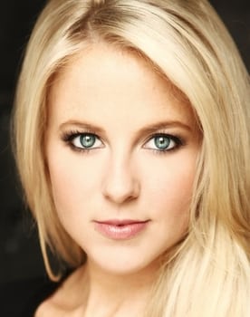 Chelan Simmons as Amber James