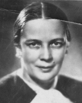 Lyudmila Skopina as Zhenya's mother