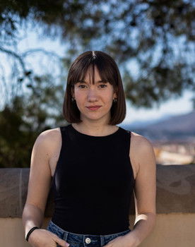 Lucía Poveda Rubio as Victoria