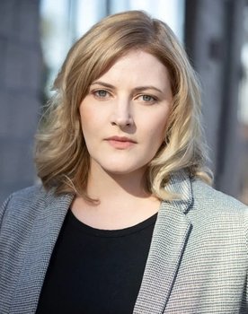 Amy Crater as B&B Guest