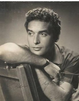Jorge Mistral as Demetrio Robles