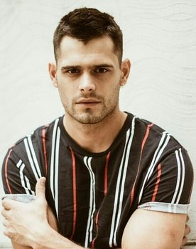 Lucas Velasco as Juanchi Peralta
