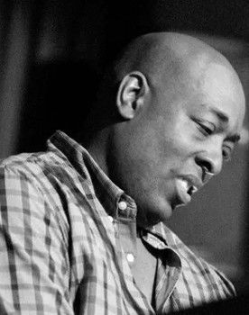 Wayne Linsey as Keyboards