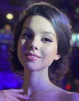 Elena Fortovaya as Self/Expert