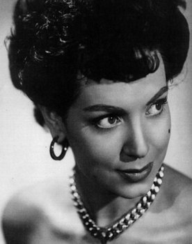 Carmen de Lirio as La Soberbia