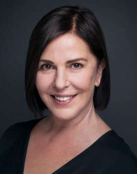 Lale Mansur as Aslı