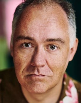 Jörg Vincent Malotki as Holtz - the German
