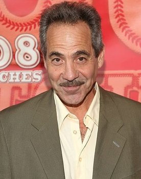 Larry Thomas as Artie Benson