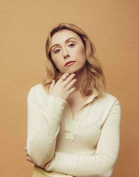 Caitlin Reilly as Alison