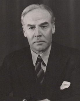 Frederick Leister as Judge