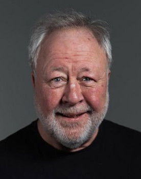 Peter Grindem as The Beggar