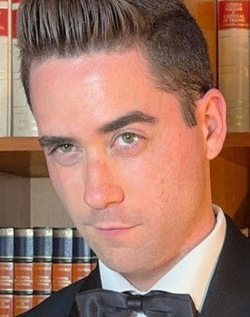 Manuel Custódia as Mauro