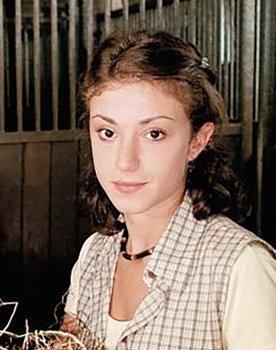 Marett Katalin Klahn as Alina Delius