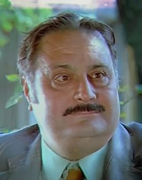 Nejat Gürçen as Nejat