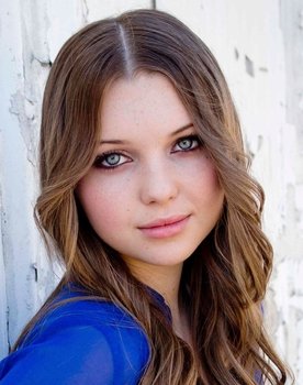 Sammi Hanratty Photo