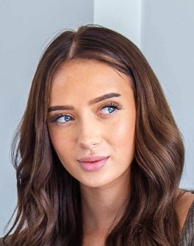 Nicoline Devik as Mimi