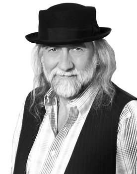 Mick Fleetwood as 
