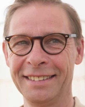 Thomas Mørk as 