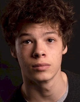 Paul Kircher as Lancelot