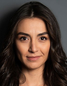 Bianca Cuculici as Cristina