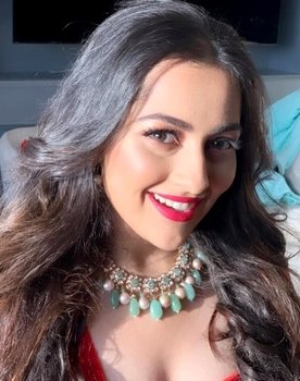 Anagha Bhosale as Shraddha Pradhan