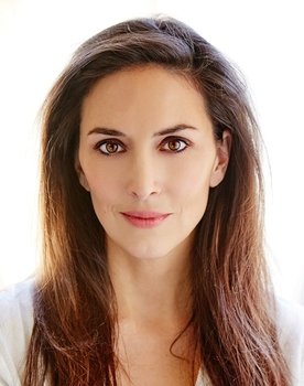 Hester van der Vyver as Aurora