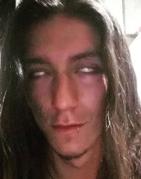 Iván Toro as Volhikar