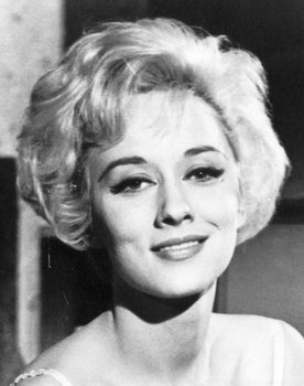 Carole Lesley as Lova