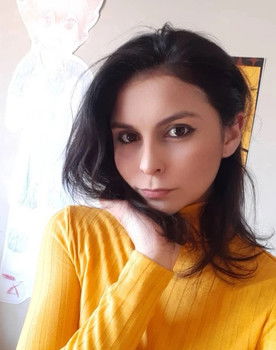 Karla Carrizo as Vicky Segura / Lidia Kontoo (voice)