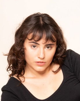 Florencia Dufou as Ximena
