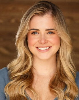 Emily Brolin as Frannie Kelly