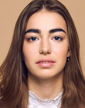 Leilia Gagné as Karen