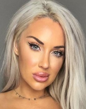 Laci Kay Somers as Caravaccio's Fiance